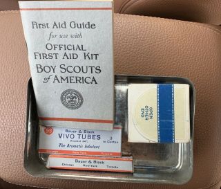 1928 BOY SCOUTS OF AMERICA OFFICIAL FIRST AID KIT: Tin,  Pouch,  Booklet,  Contents 2