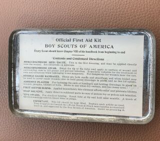 1928 BOY SCOUTS OF AMERICA OFFICIAL FIRST AID KIT: Tin,  Pouch,  Booklet,  Contents 3