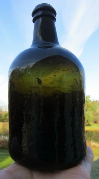 Late 17th / Early 18th Century Squat Black Glass Fat Body Rum or Porter - 2