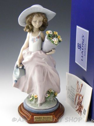 Lladro Figurine A Wish Come True Girl Flowers Watering Can 7676 Stand