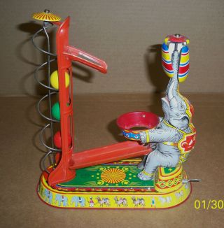 Old Circus Elephant Ball Windup Tin Toy 1940 