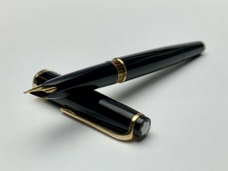 Vintage Montblanc Meisterstuck No.  12 Fitted With 18k Gold Nib Fountain Pen