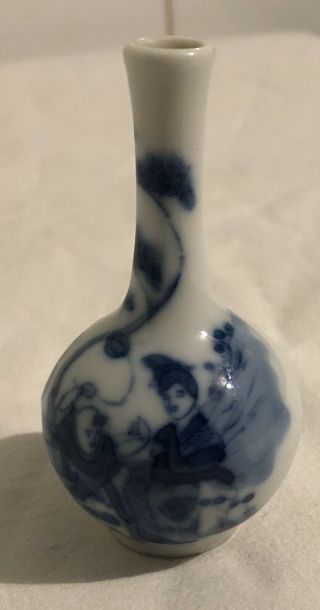 Quality Antique 19thc Chinese Miniature Porcelain Vase 4 Character Mark
