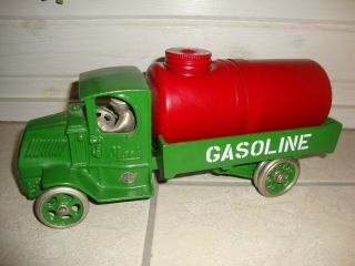 Arcade Cast Iron Mack Gasoline Truck,  Freeport,  Il (redbonzjunktiques)