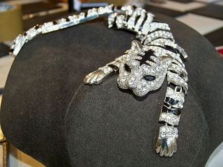 Oversized Jewellery Jointed Climbing Tiger Safari Big Cat Shoulder Brooch Pin