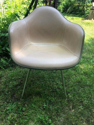 Herman Miller Eames Upholstery Vinyl Beige Fiberglass Arm Chair Vintage