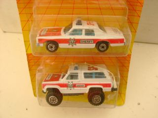 MATCHBOX SUPERFAST METRO POLICE DEPT GIFT SET W/GARVEY CUT OUTS PACK 2