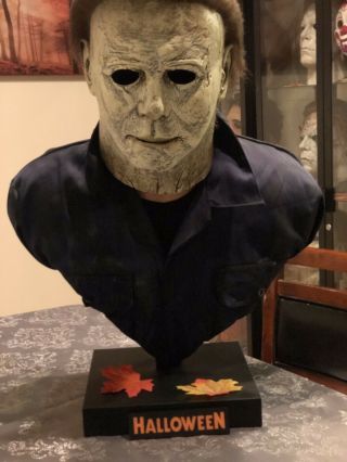 Michael Myers Mask And Limited Edition Bust By Loris Melcore