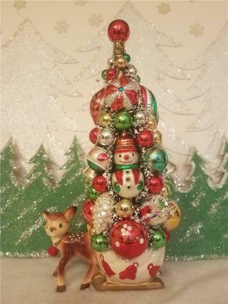 Vintage Reindeer White Sleigh Planter - 10 " Bottle Brush Tree - Ornaments Wow