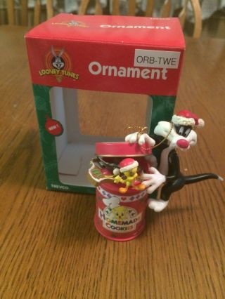 Trevco Looney Tunes Ornament " Sylvester And Tweety " 1999