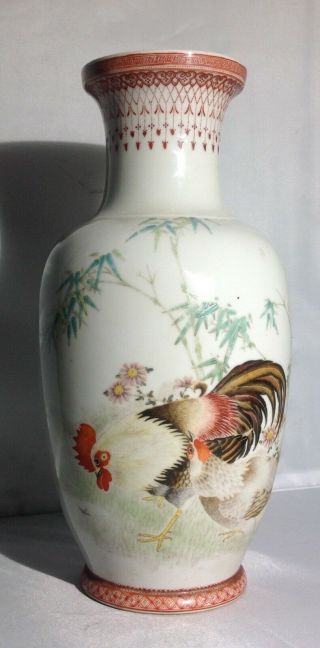 Exceptiional Antique Chinese Famille Rose Rooster & Hen Porcelain Vase Republic