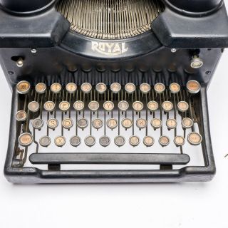 Vintage 1933 Royal Typewriter No.  10 3