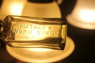 Edward Wilder & Co Druggists Mother ' s Worm Syrup Pictorial Bottle 3