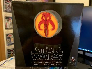 Gentle Giant Star Wars Mandalorian Symbol Collectible Bookends 2553/3000