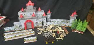 Marx Toys Tin Litho Robin Hood Castle With Figures And Accessories