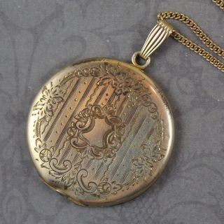 Vintage D&c Etched Round Gold Tone Locket Pendant With Chain Necklace