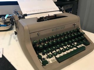 1953 Royal Quiet Deluxe Typewriter W/case Vintage Mcm Green Keys