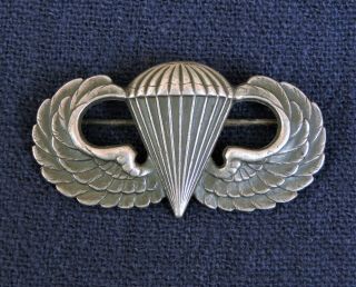 Wwii Era Army Airborne Basic Parachutist Jump Wings Badge