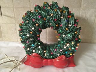 Tampa Bay Lighted Ceramic Mold Christmas 11” Wreath On Bow Base