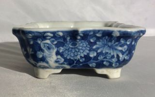 19th c.  Antique Chinese blue & white porcelain brush wash or small planter 3