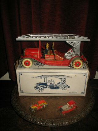 Mettoy Fire Engine Boxed Wind Up Tinplate Toy 1930 