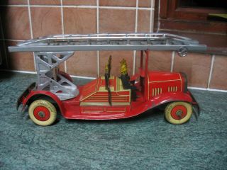 METTOY FIRE ENGINE BOXED WIND UP TINPLATE TOY 1930 ' s VINTAGE TIN LITHO no tippco 2