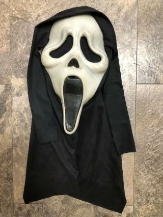 Rare Scream Mask Fun World Division Fantastic Faces Glows