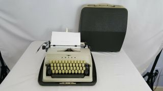 Vintage Adler J4 Typewriter With Hard Shell Case Typewriter 1960 