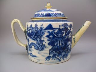 18th Century Chinese Export Nanking Blue & White Porcelain Teapot