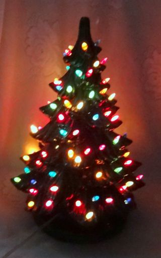 Vtg Large Mold Ceramic Beauty Christmas Tree Lights Up Pretty & Perfec