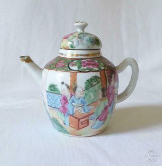 Small And Fine Antique 19th Century Chinese Canton Porcelain Tea Pot