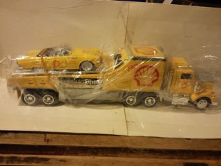 Shell Thunderbird Transporter Semi Tractor Trailer Truck 1:36 Die Cast Car