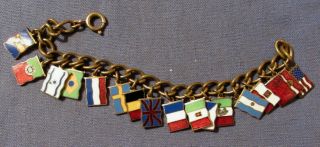 Vintage 1939 Ny Worlds Fair Enamel Flags Of The World Charm Bracelet 17 Charms
