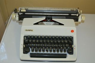 Vintage 1973 Olympia Sm9 Deluxe Portable Typewriter Wide Carriage Germany 1970s
