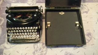 Vintage 1930s Remington Rand Noiseless Portable Black Typewriter