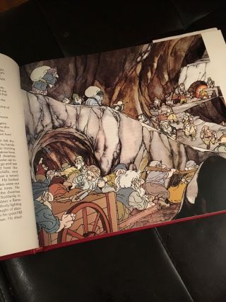 The Hobbit An Illustrated Edition Vintage 1989 (galahad Books) 3