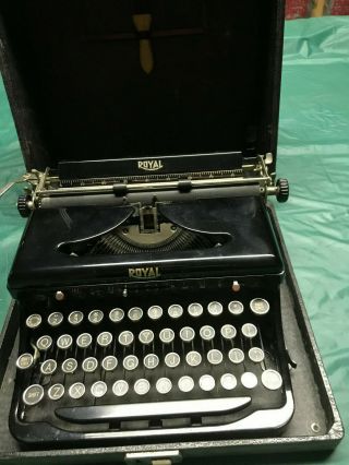 Vintage Royal Typewriter Case