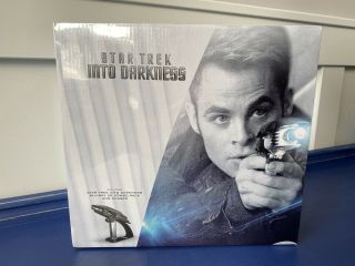 Star Trek Into Darkness Includes Blu - Ray 3d Combo Pack With Phaser