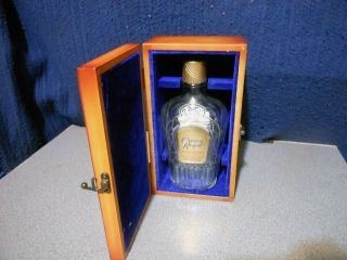 Crown Royal Special Reserve Limited Edition Velvet Lined Wood Collectors Set Geo