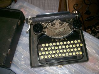 Corona Four Typewriter Chicago With Case