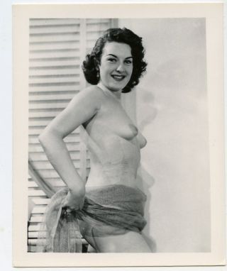 Vintage 1940s Photo,  Gorgeous Nude Brunette Pin - Up Girl,  4x5,  X10696