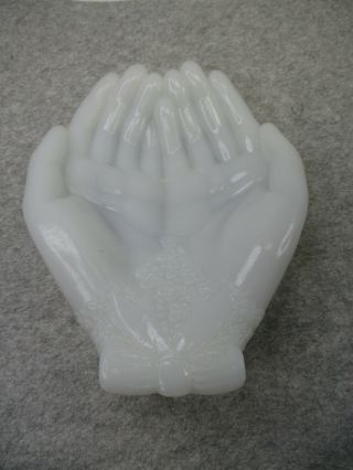 Avon Milk Glass Hands W/ Bow Trinket Tray Or Soap Dish Made In Mexico