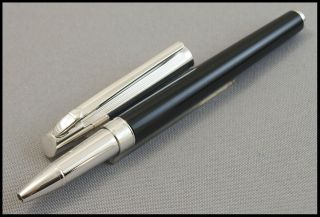 Caran D`ache Madison Bicolor Black And Silver/rhodium Roller Pen