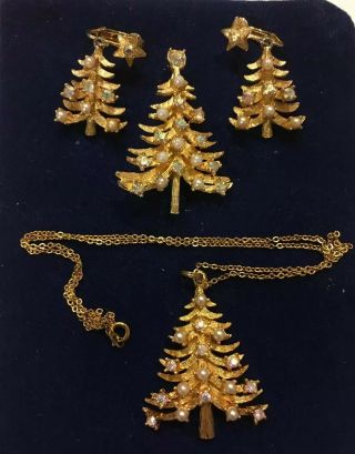 Vintage Mylu Rhinestone,  Pearl Christmas Tree Pin,  Earrings,  And Necklace Set.