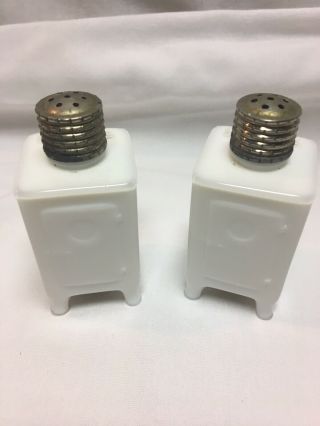 Vintage Ge Refrigerator White Milk Glass Salt And Pepper Shakers Monitor Top