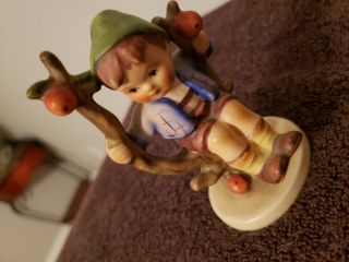 W0w - Goebel W Germany Hummel Figurine " Apple Tree Boy " 142 3/0 Very Adorable Boy