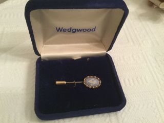 Vintage Wedgewood White On Blue Cameo Gold Filled Stick Pin Box