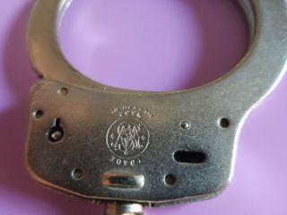 Smith and Wesson Handcuffs Model M - 100 with key 3