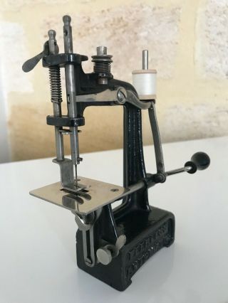 Splendid Antique Toy Sewing Machine Smith & Egge Peerless Automatic 1900s