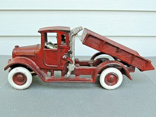1920s Arcade Cast Iron INTERNATIONAL HARVESTER Dump Truck w/ Winch 3